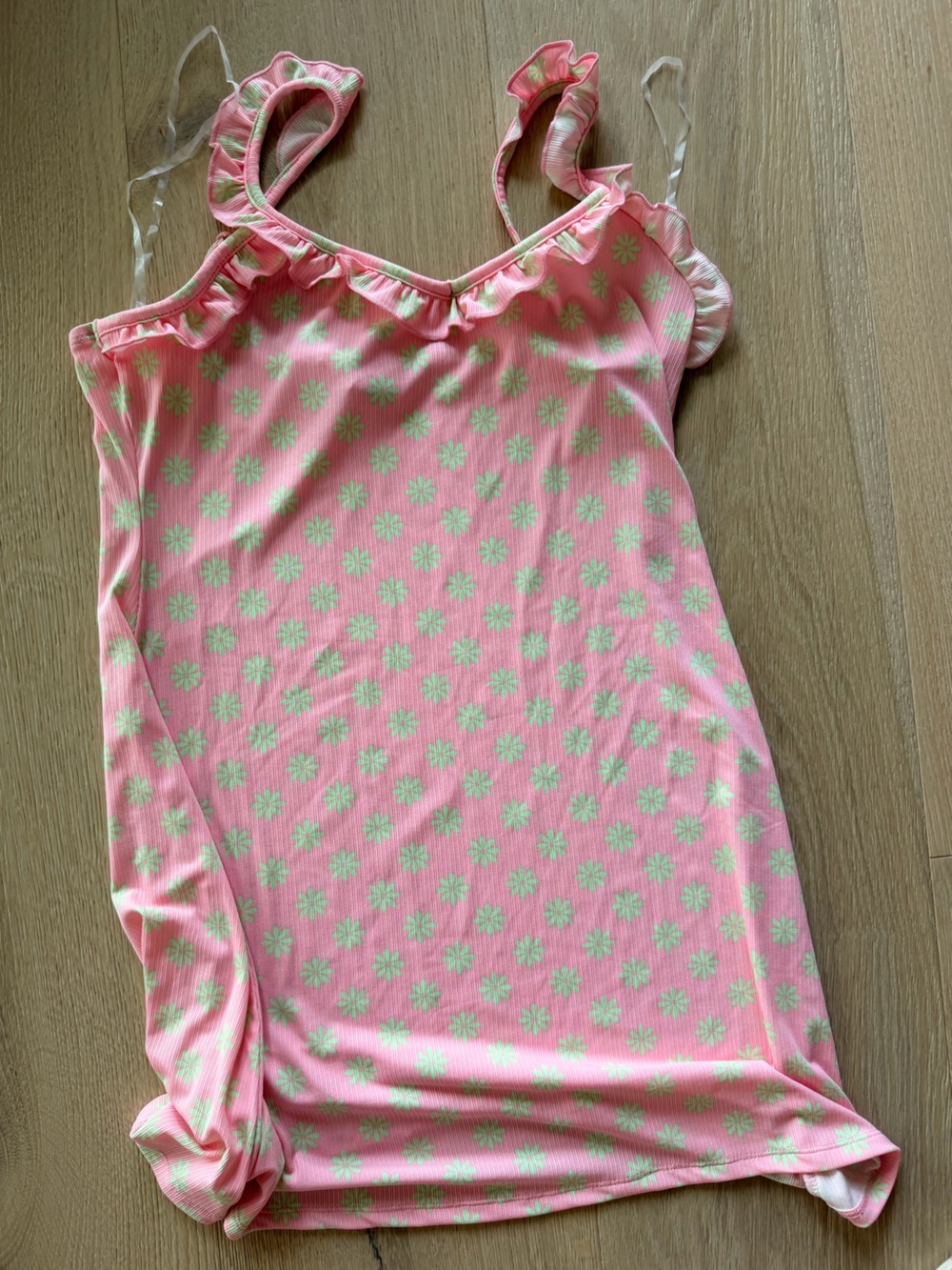 No Boundaries Pink with Green Daisy Print nightgown new without tags. Never worn